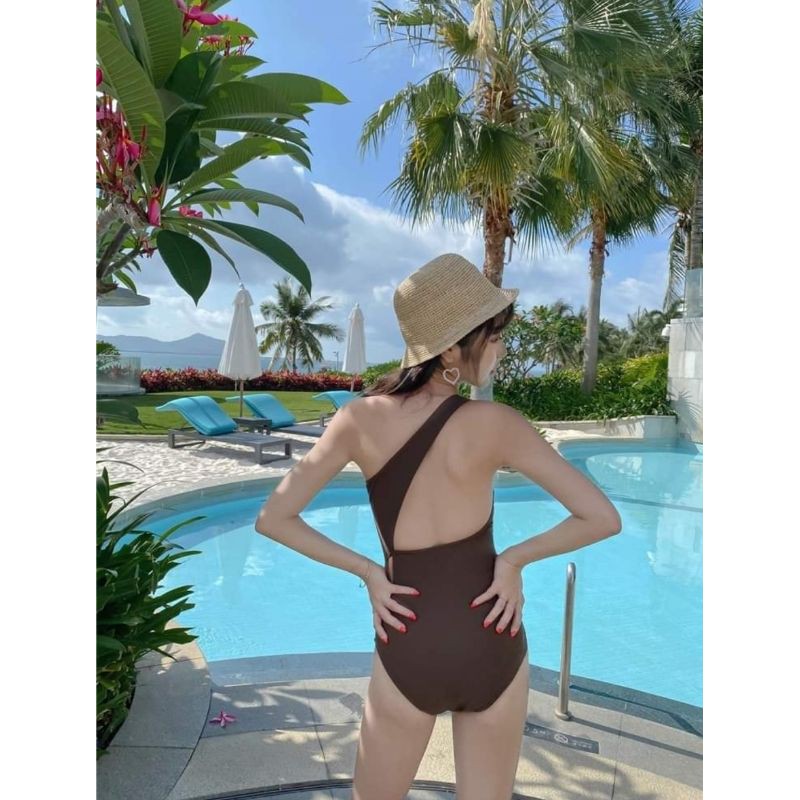 Bikini 1 mảnh nâu xéo vai