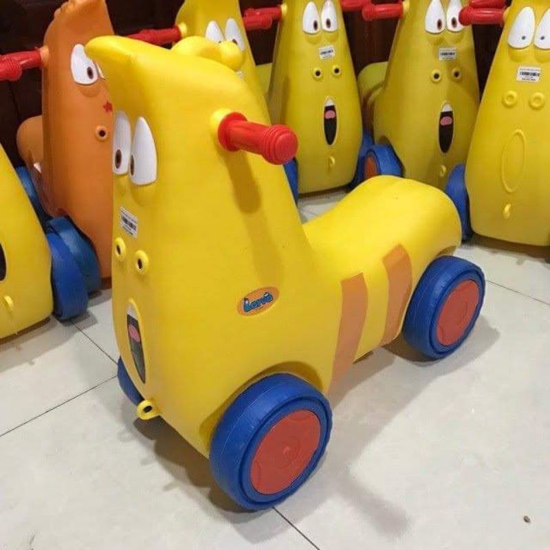 Xe chòi chân hình sâu  cho bé