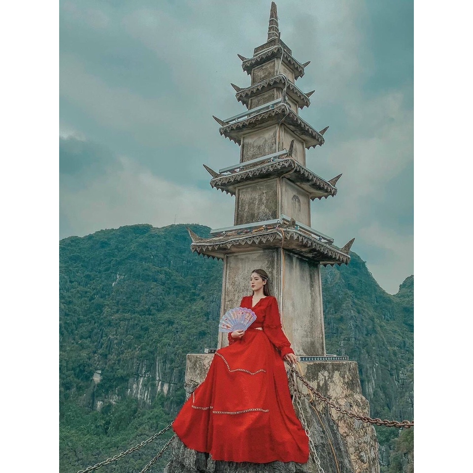 Đầm maxi đi biển ren lông viền thổ Cẩm Thiết kế khoét eo tôn dáng cá tính chụp hình sống ảo sang chảnh XUKA-DRESS