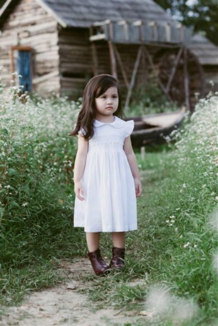 Váy smock Her corner trắng thêu hoa trắng