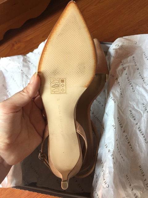 Giầy charleskeith màu beige size 37 hàng singapore