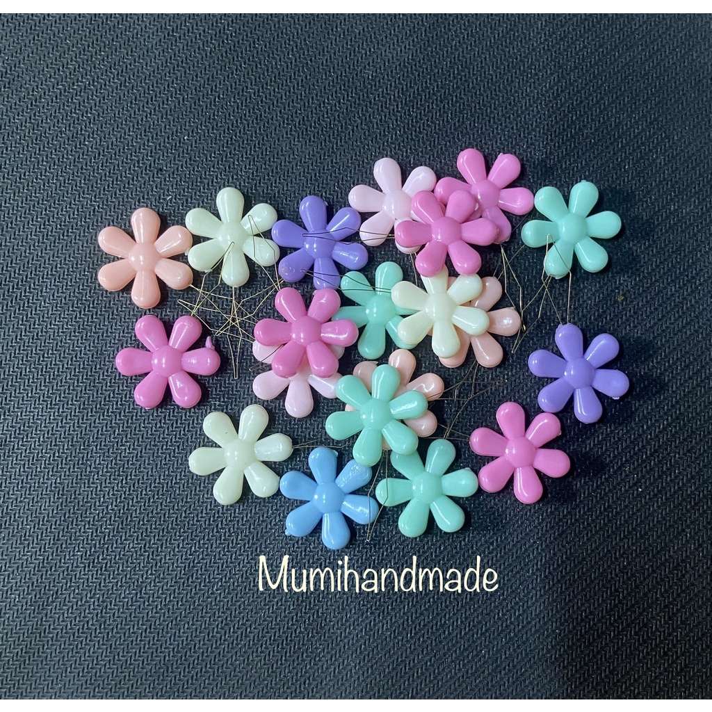 Dụng Cụ Xỏ Chỉ Hình Bông Hoa Màu Ngẫu Nhiên