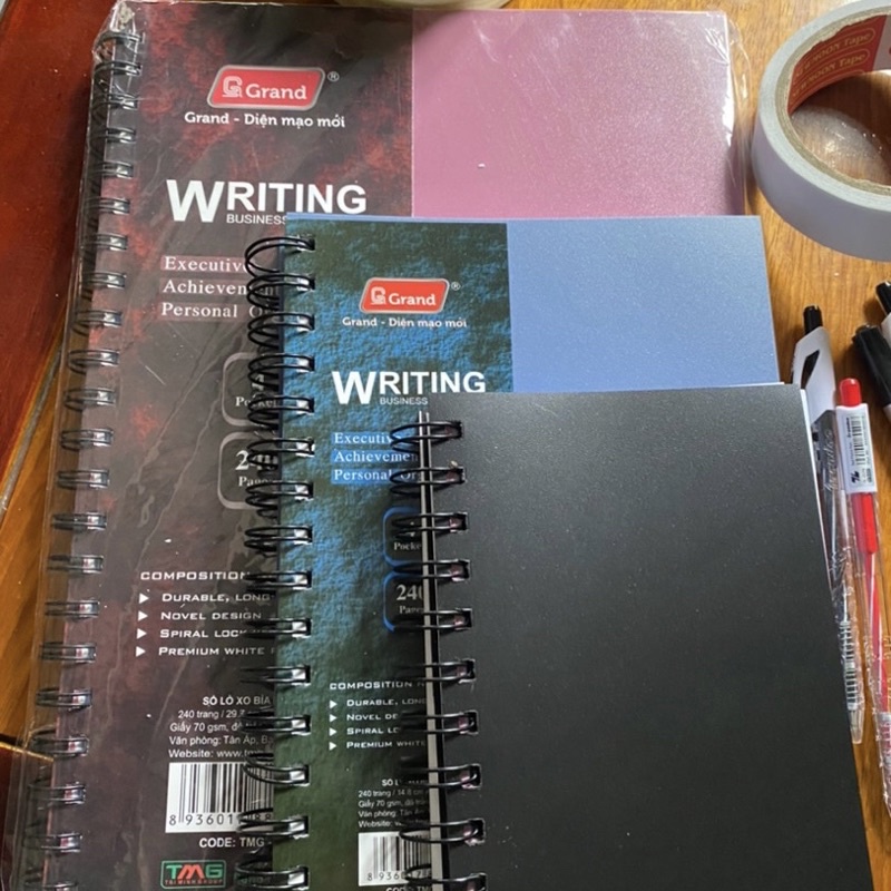 Sổ lò xo A4 bìa nhựa 240 trang TMG 8564