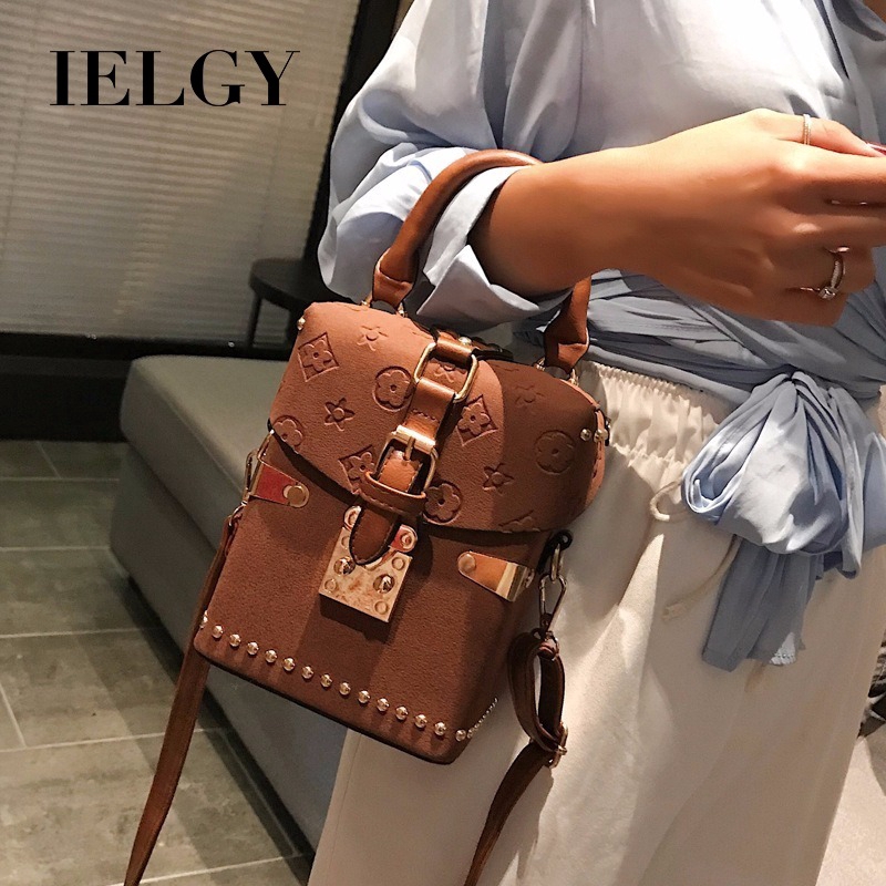 Túi Đeo Chéo Mini Trang Trí Đinh Tán Phong Cách Hàn Quốc