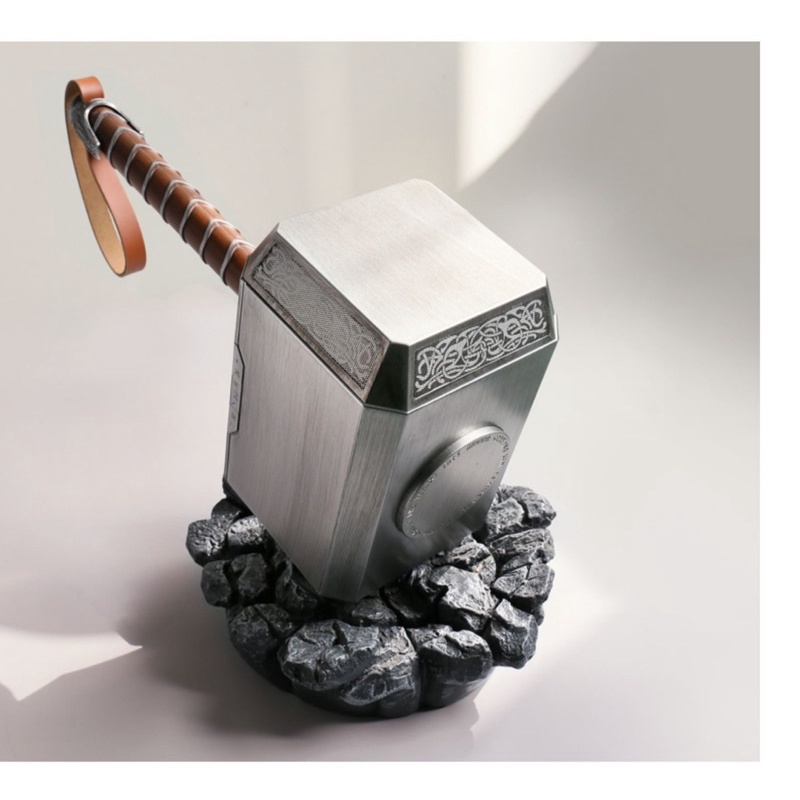 Mô hình chính hãng Avengers. Búa của Thor Thần Sấm Sét. Có loa ko dây buetooth.