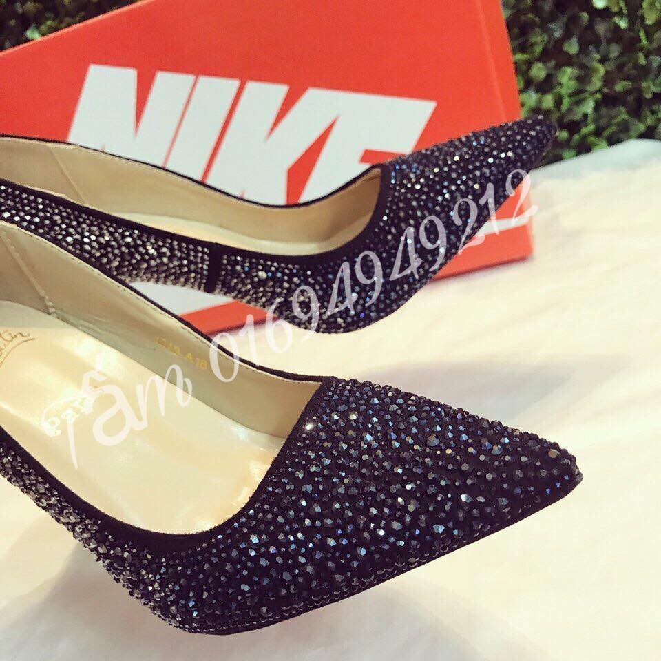 💞 Louboutin đá