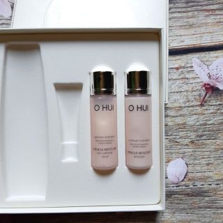 Cặp nước hoa hồng sữa dưỡng cấp ẩm trắng da Ohui hồng