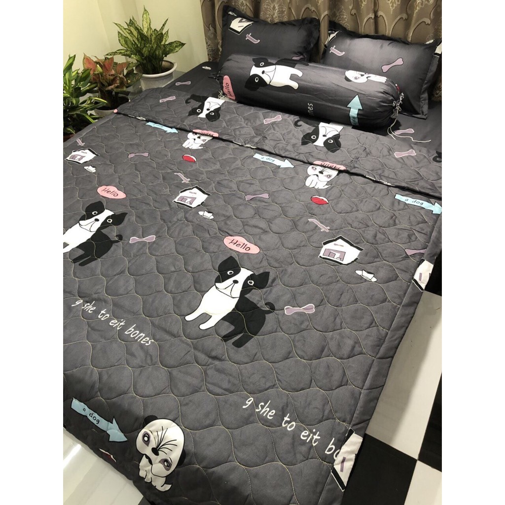 Bộ drap nệm 1M6 1M8 CAISHOPQUEN – 1 ra nệm poly + 2 vỏ gối nằm 45 x 65 cm mẫu chó hello