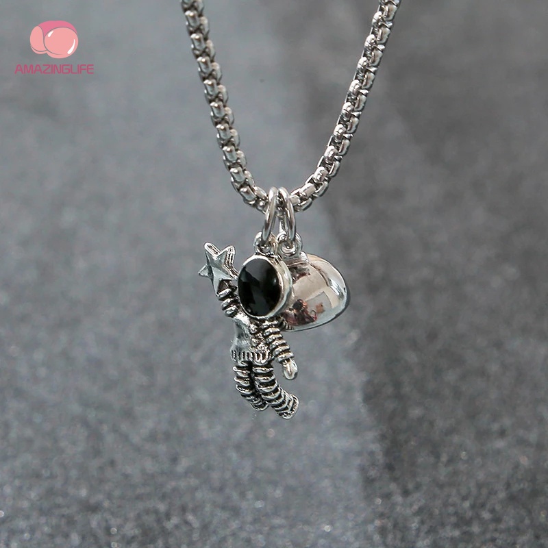 Vòng cổ Mặt Hình Phi Hành Gia Galaxy Độc Đáo Cho Cặp Đôi