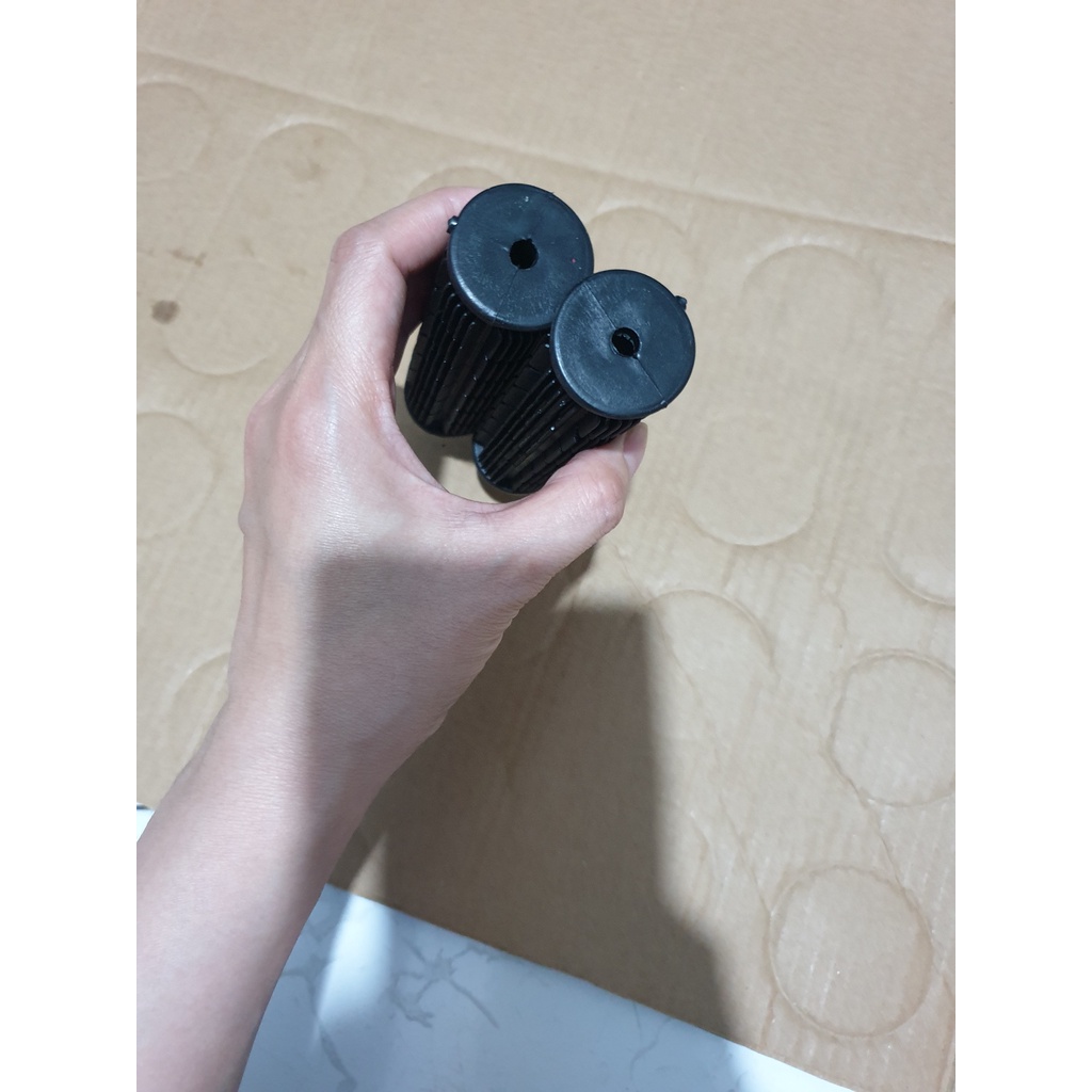 CẶP CAO SU BỌC GHI-ĐÔNG TAY LÁI MÁY CẮT CỎ . PHI 16 - 19