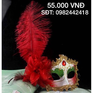 Mặt nạ nửa mặt có 1 sợi lông vũ và hoa