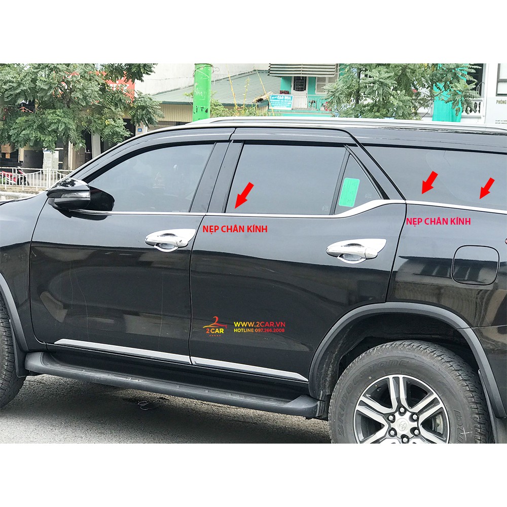 Nẹp viền chân kính + viền cong kính Toyota Fortuner 2016-2019 Inox