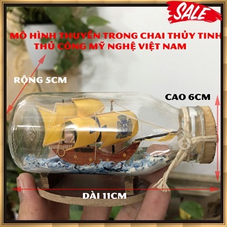 [Thủ công mỹ nghệ Việt Nam] Mô hình thuyền gỗ trang trí trong chai thủy tinh - Buồm màu vàng - Dài 11cm
