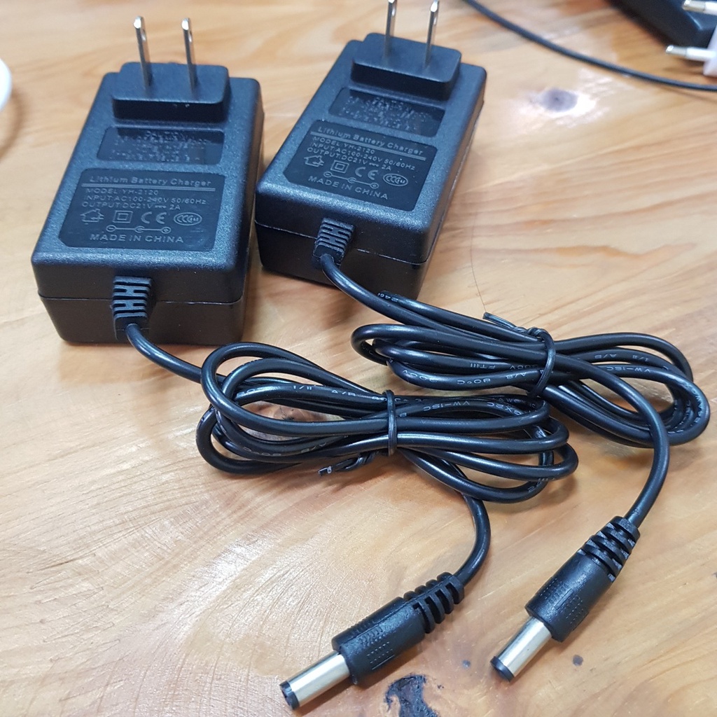 Sạc pin 5s sạc 21v 2A tự ngắt khi đầy có đèn báo dùng cho pin lithium Li-Ion 18650