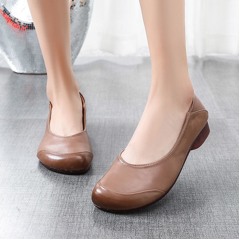 Fashion soft soled shoes women's shoes flat soled shoes trend casual versatile shoes outdoor single shoes