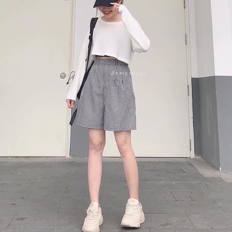 Set Nữ Áo Croptop Trắng Kèm Quần Short Caro Kẻ Ô - Bộ Nữ Áo Ngắn Tay Dài Kèm Quần Đùi Ống Rộng Kẻ