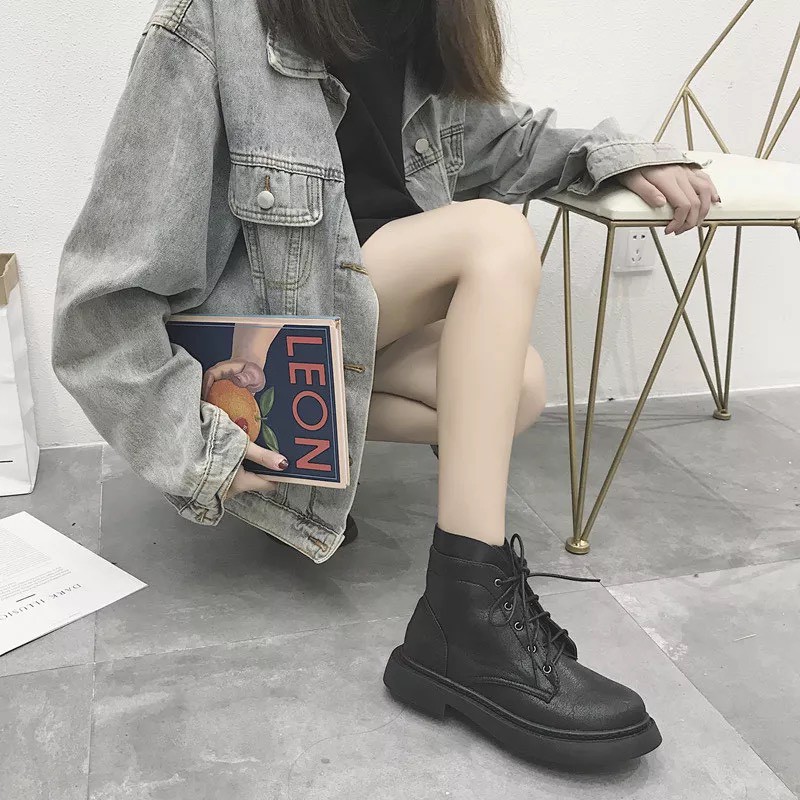 Giày bốt da cao cổ màu đen cá tính (ORDER)
