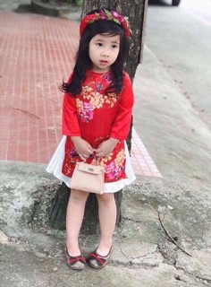 Váy áo dài cách tân cho bé gái