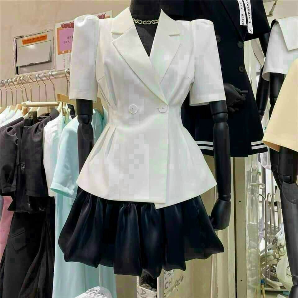 Áo vest kèm chân váy bí dễ thương