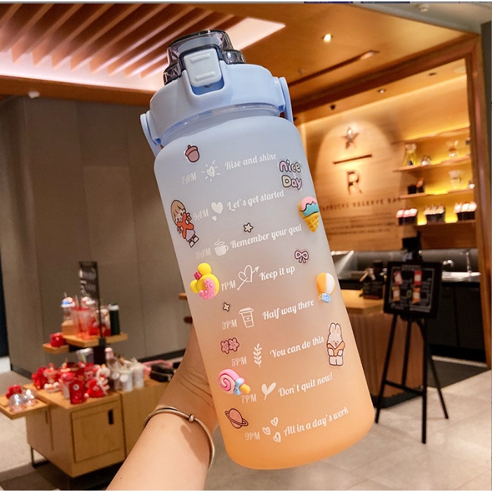 Bình nước 2 lít, bình đựng nước giá rẻ kèm tặng stiker có vạch chia nhắc giờ dành cho người lười uống nước