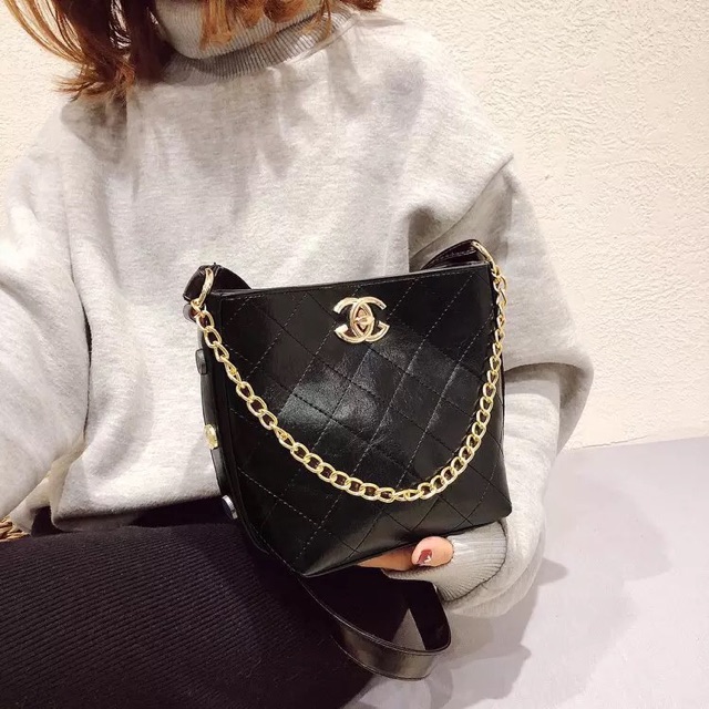 Có clip thật. Túi V quai xích A06