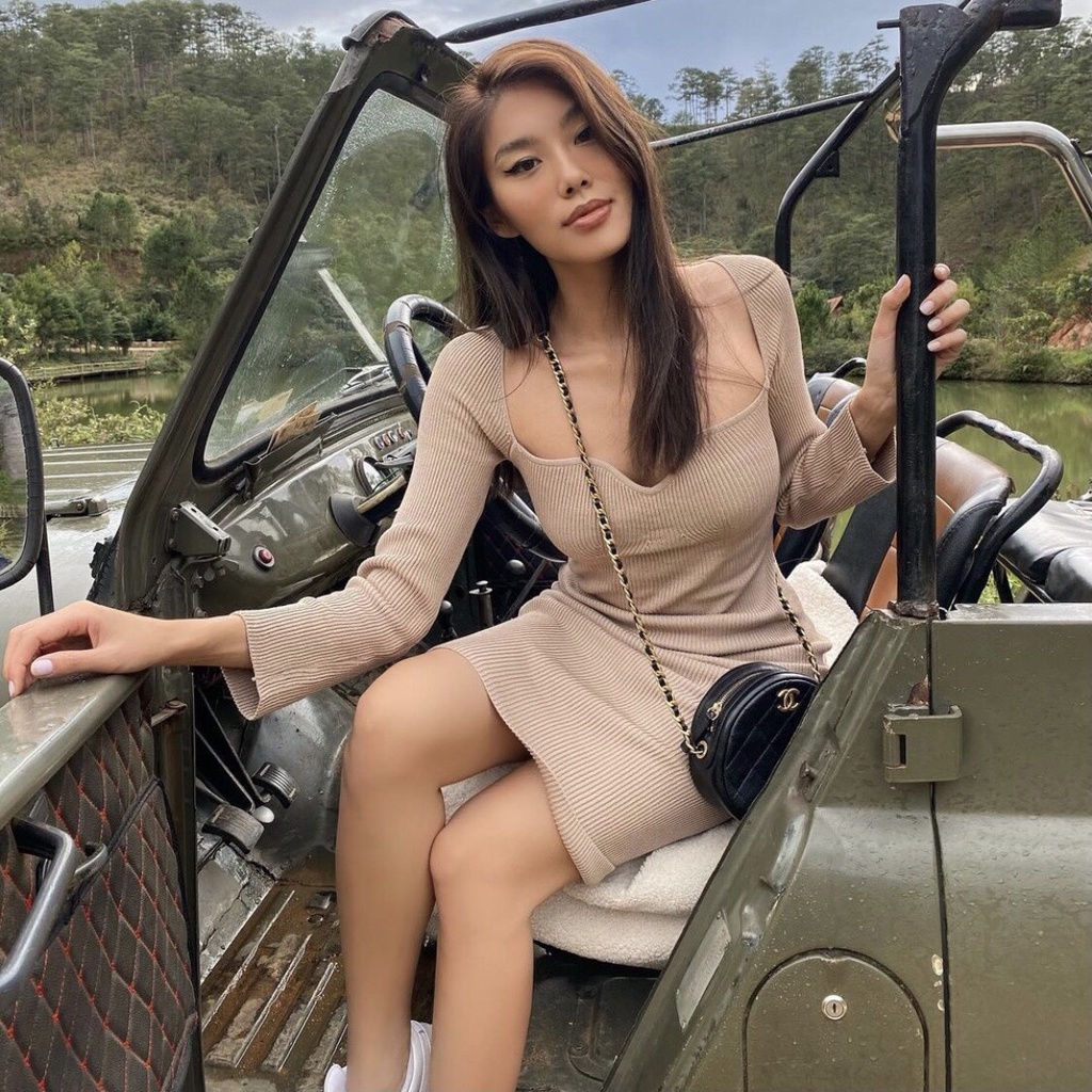 Váy body len cổ cúp ngực tay dài dáng mini