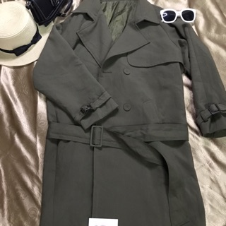 Áo măng tô dáng dài , cổ vest