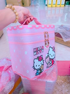 Hộp đựng mĩ phẩm kitty