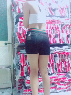 QUẦN ĐÙI LƯNG SỌC ĐỎ CÁ TÍNH