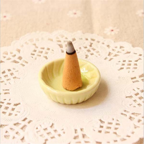 Hộp 50 nụ nhang trầm hương kèm khay đốt sứ