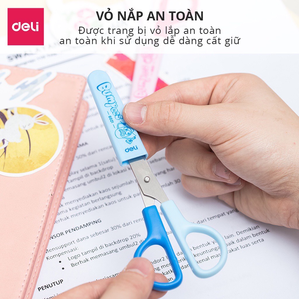 Kéo cắt giấy thủ công cho bé Deli có nắp bảo vệ - 6021 - màu Hồng / Xanh - kéo cắt giấy thủ công an toàn - MIYABI STORE