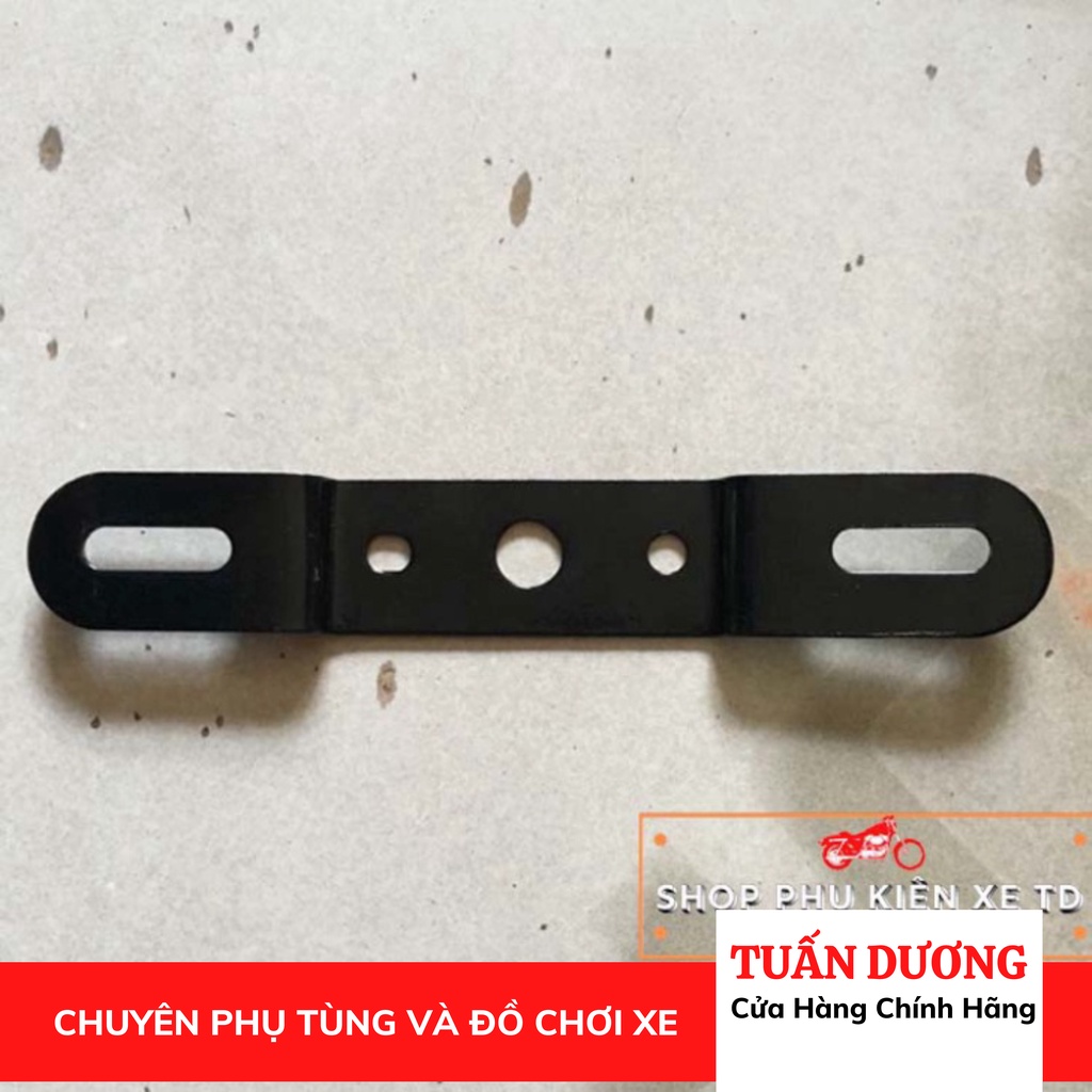 - pát gắn biển số dream thái và Dream Việt
