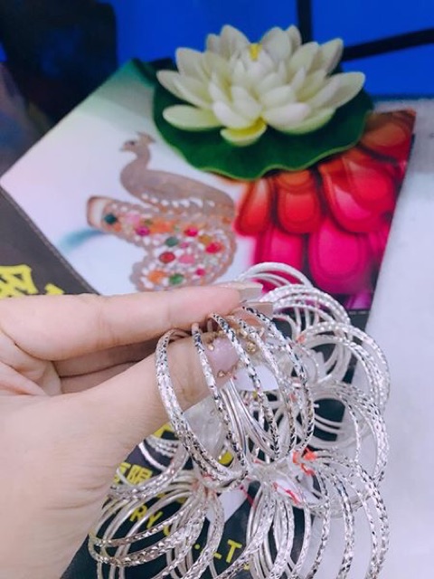 Vòng tuần bạc cho bé