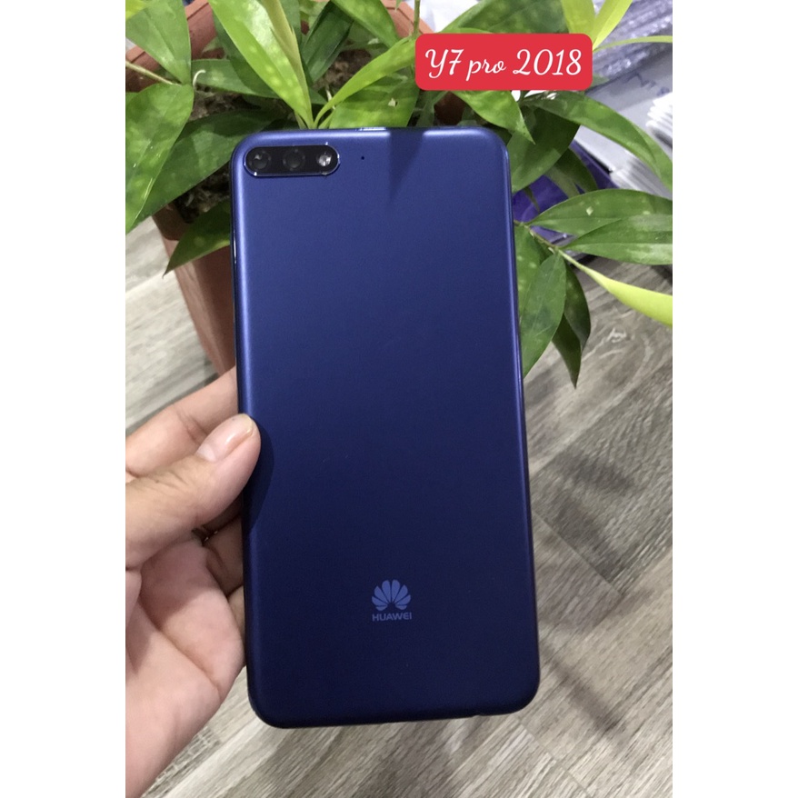 Bộ vỏ sườn Huawei Y7 Pro  - gồm lưng , sườn và đủ phím bấm. kính camera