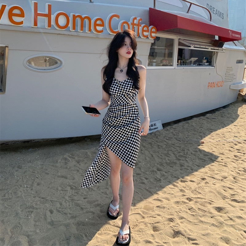Đầm Hai Dây Cổ Chữ V Họa Tiết Sọc Caro Quyến Rũ Thời Trang