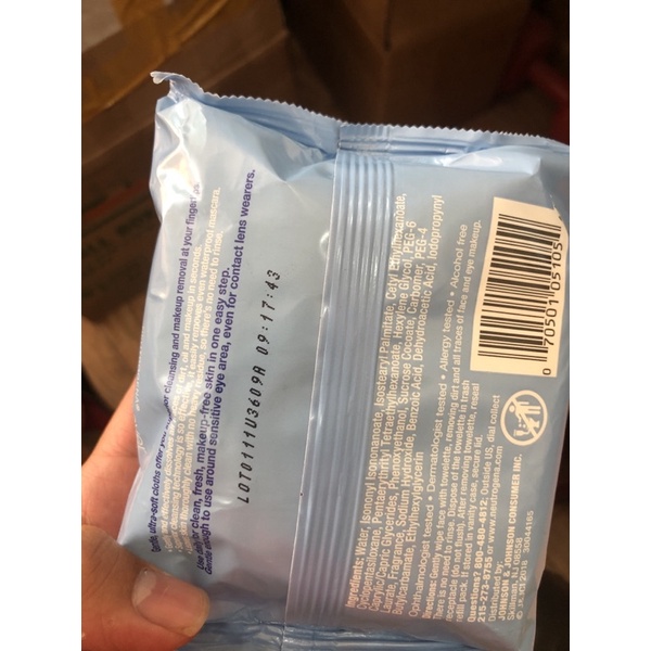 Neutrogena Makeup Remover Facial Cleansing Towelettes, Daily Face Wipes to Remove Dirt, Oil, Makeup & Waterproof Mascara