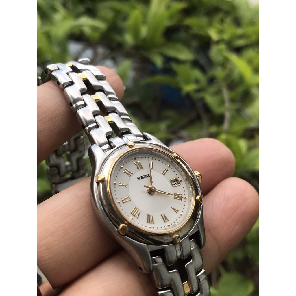 Đồng hồ nữ SEIKO Pin , có ô cửa lịch, dây kim loại - Nhật Bản