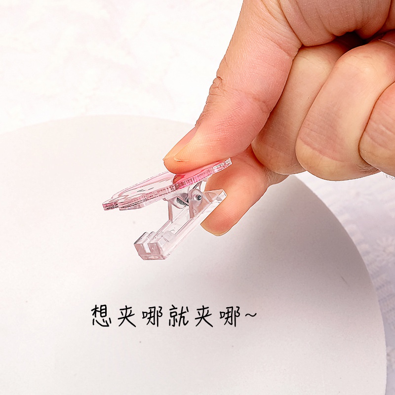 Kẹp nhựa trong suốt kèm hình dễ thương