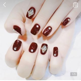 Bộ 24 móng tay giả kèm keo