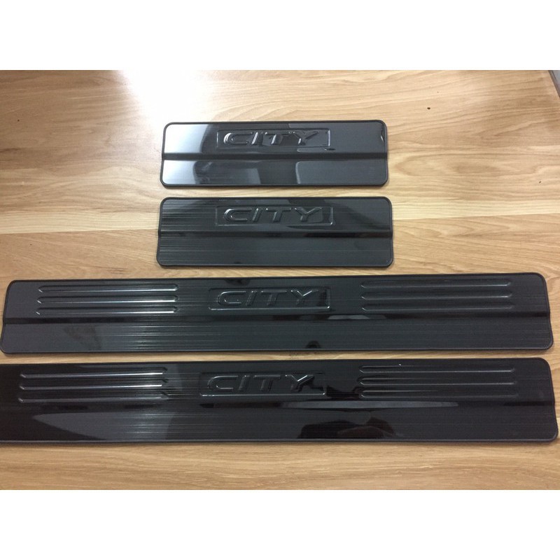 Ốp bậc chân trong, ngoài xe Honda City 2015-2020, 2021 mẫu titan