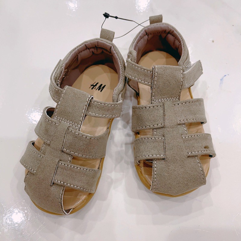 Sandal rọ HM màu ghi đậm cho bé trai