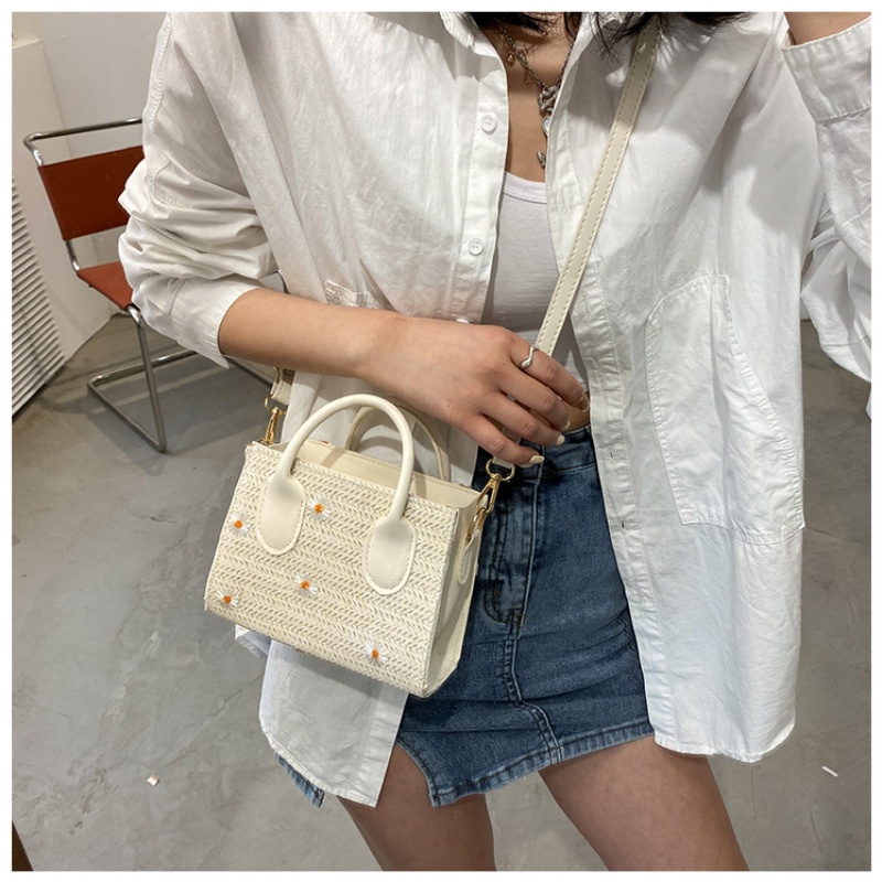 Túi đeo vai IELGY dáng vuông nhỏ dệt tay họa tiết hoa cúc nhỏ phong cách phương Tây thời trang mùa hè dành cho nữ