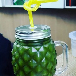 Ly, lọ thuỷ tinh hình trái (quả) dứa, nắp có lỗ cắm ống hút 500ml