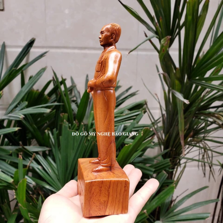 Tượng bác Võ Nguyên Giáp gỗ hương cao 20 cm
