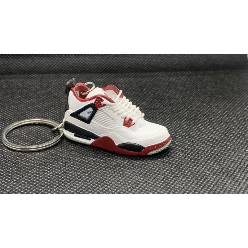Móc khoá mô hình sneaker Jordan4 3D tỉ lệ 1:6