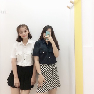 Áo sơ mi croptop túi hộp phối nút sắt