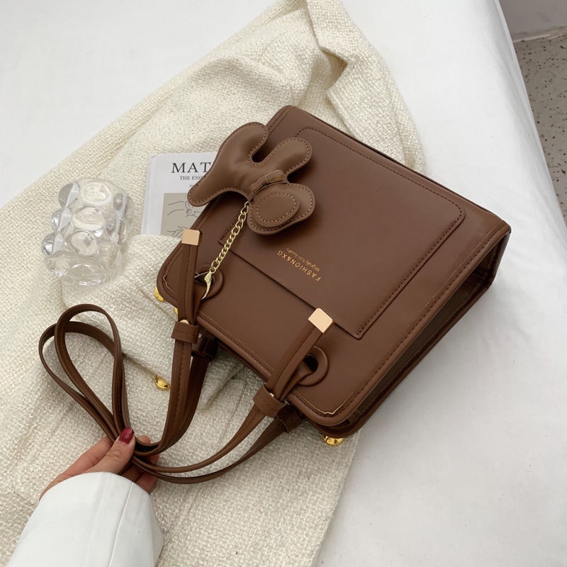 Túi xách nhỏ dễ phối đồ thời trang xuân hè retro cho nữ