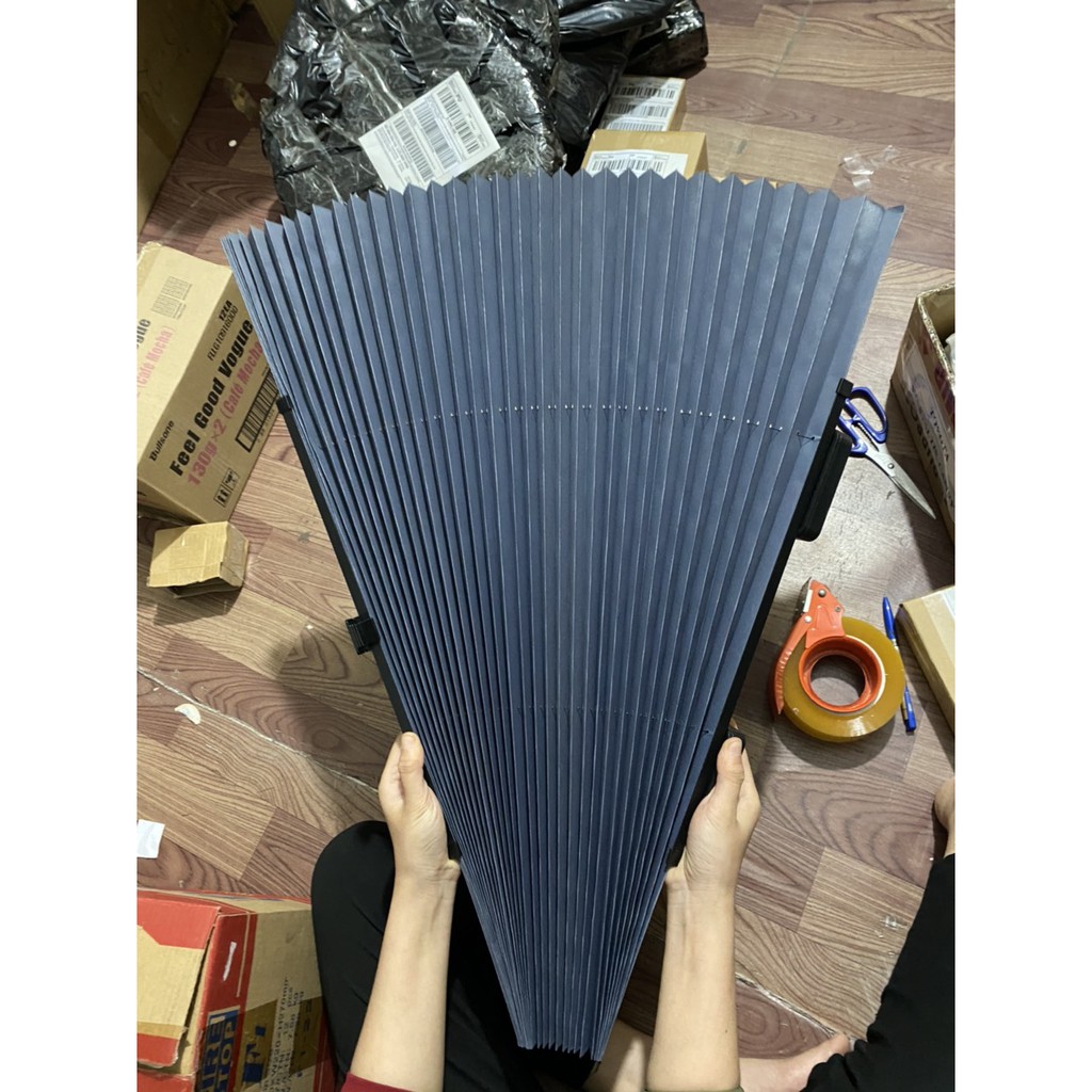 Rèm che kính lái thông minh, hiện đại có 4 chân cao su hít kính siêu chắc chắn, siêu chống nóng - Khải Huy Scar