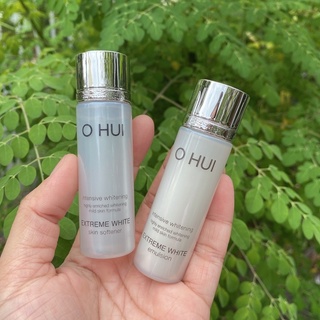 Combo hoa hồng và sữa dưỡng dưỡng trắng sáng da OHUI Extreme White 2 x 20ml