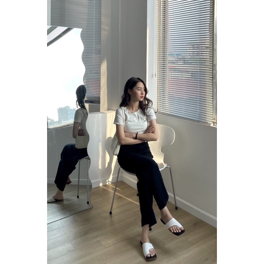 Quần jeans suông dài đen evis + Áo croptop thank you | BigBuy360 - bigbuy360.vn